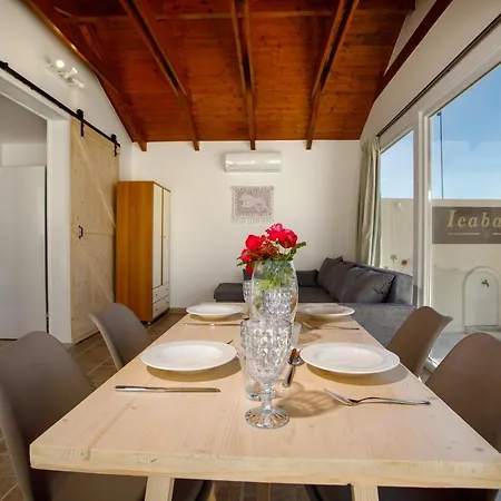 Icabaru Zante House *